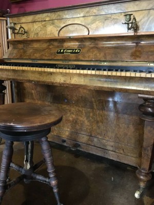 Fifth picture of piano