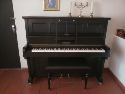 Metzler Piano 1.jpeg