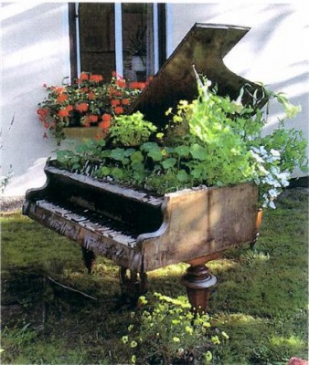 Garden piano!.jpg